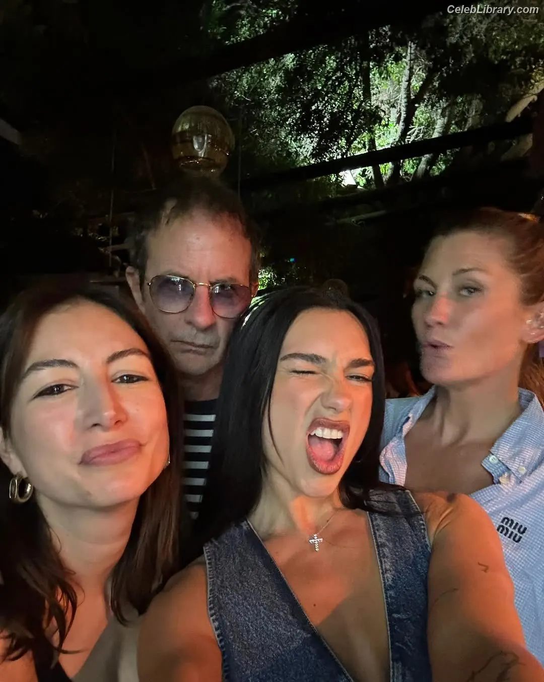 Dua Lipa photo 1 of 7813