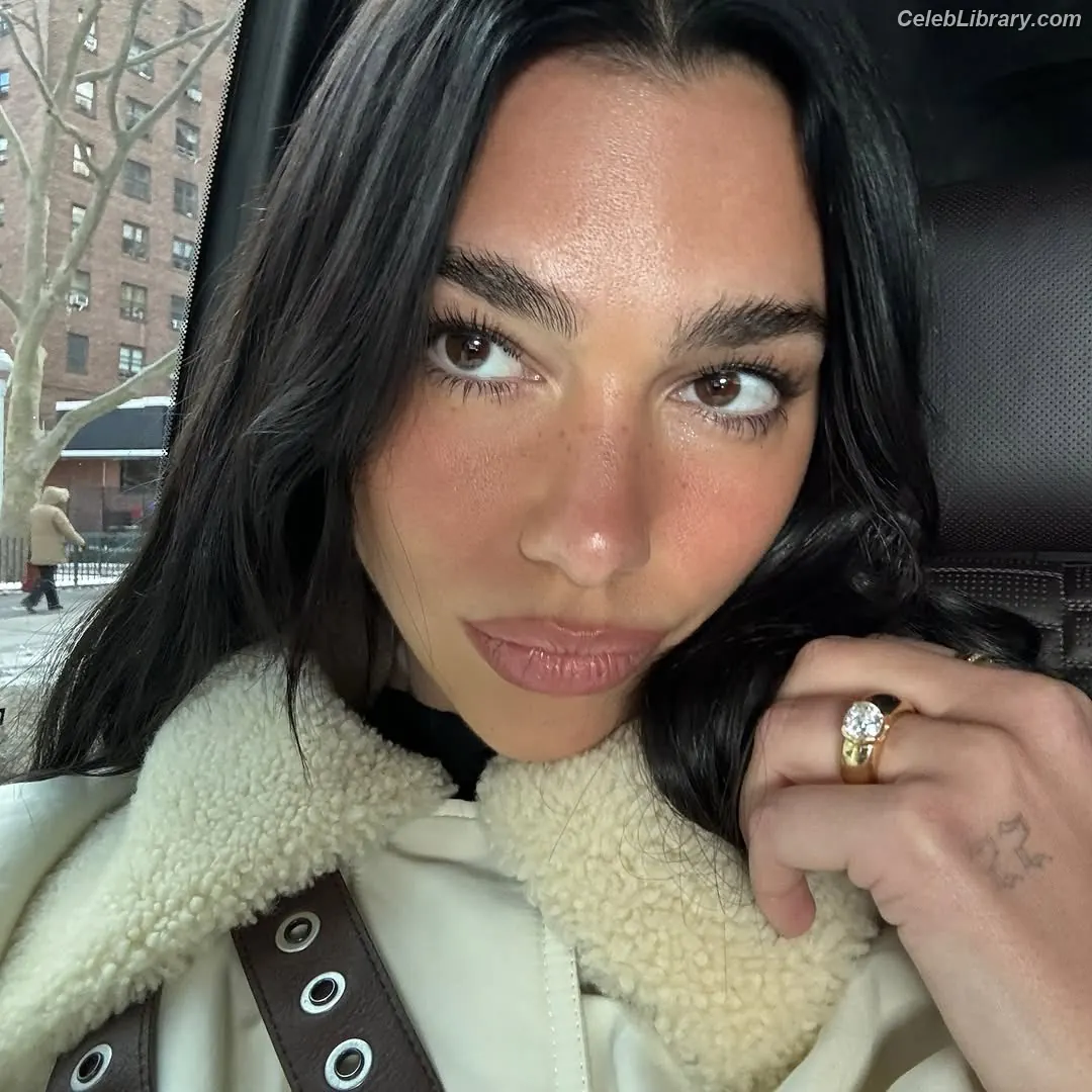Dua Lipa photo 6 of 7813