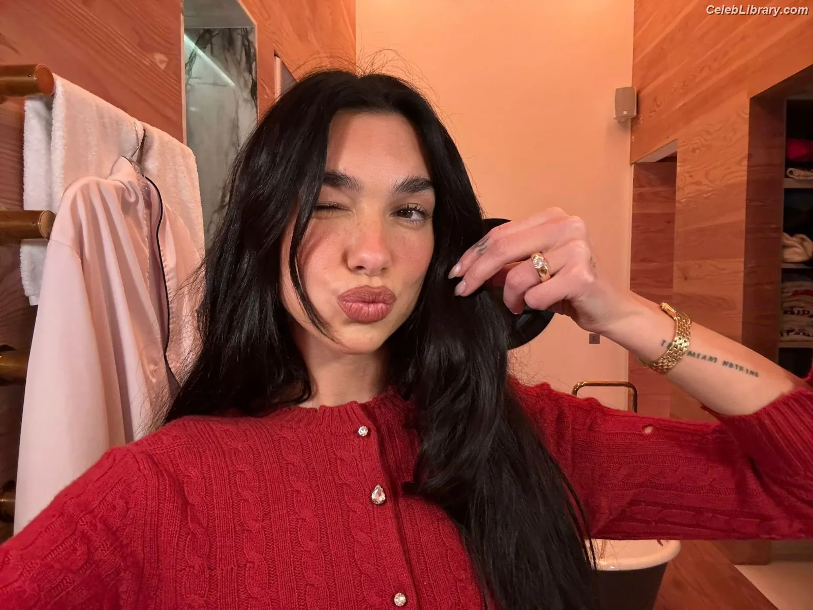 Dua Lipa photo 19 of 7813
