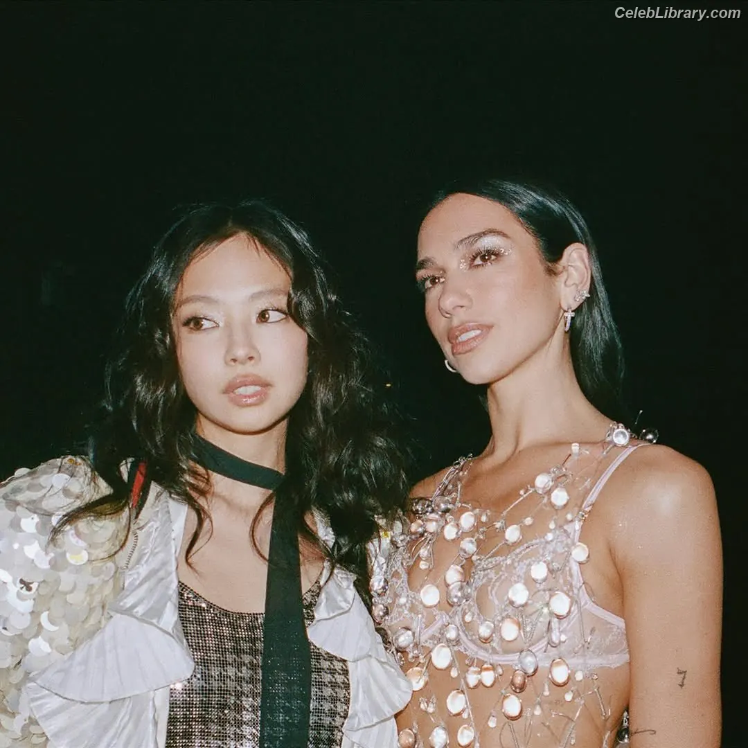 Dua Lipa photo 10 of 7813
