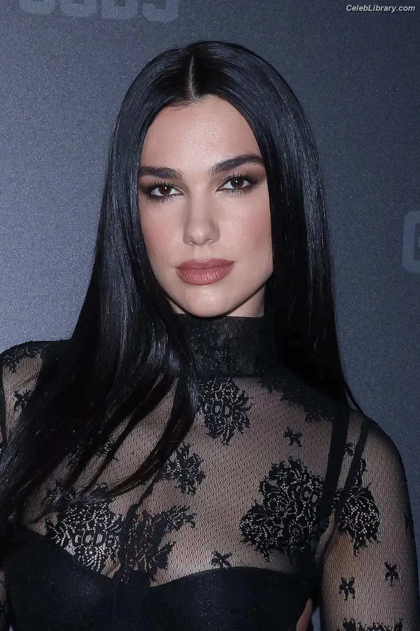 Dua Lipa photo 19 of 7813