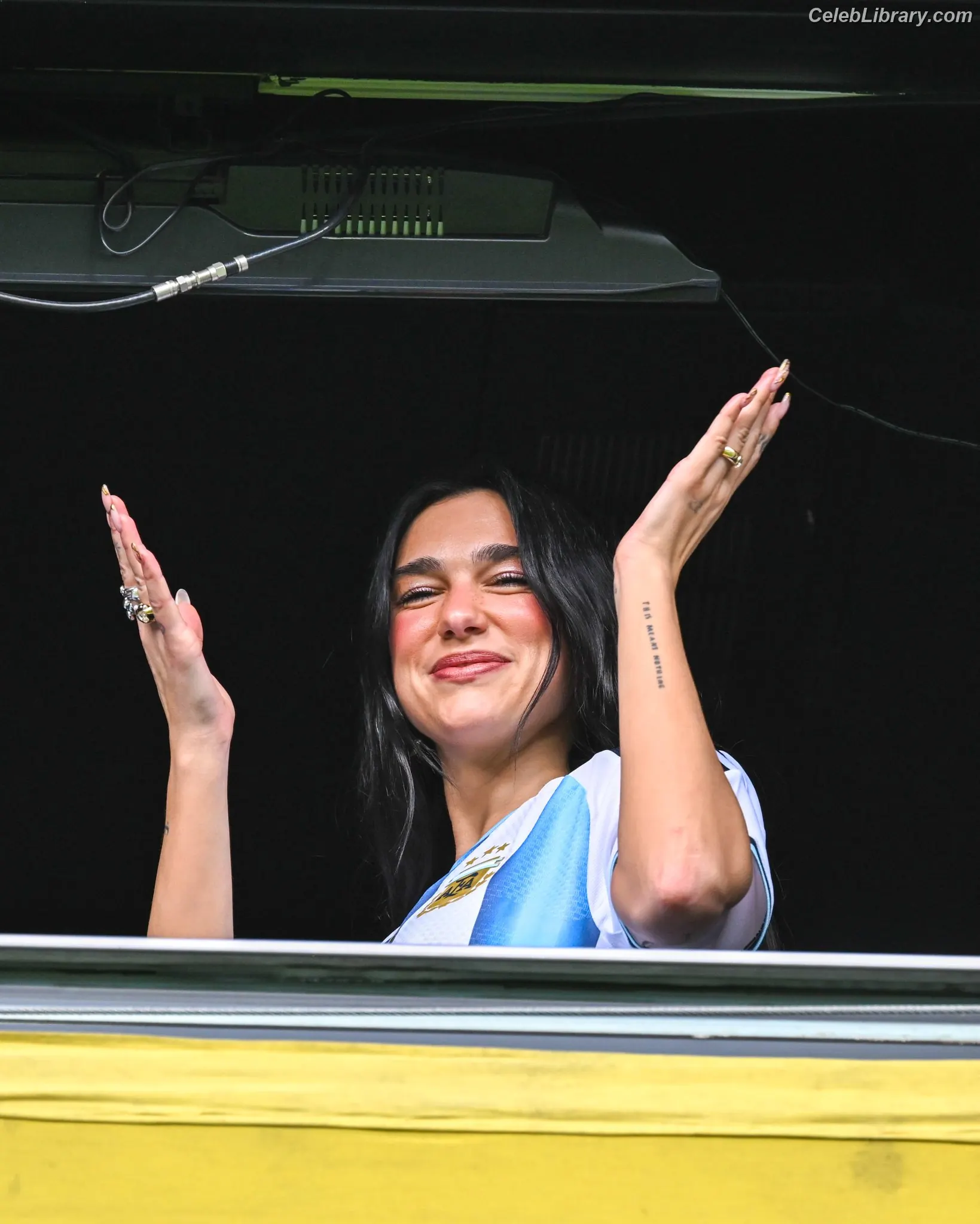 Dua Lipa photo 7 of 7813