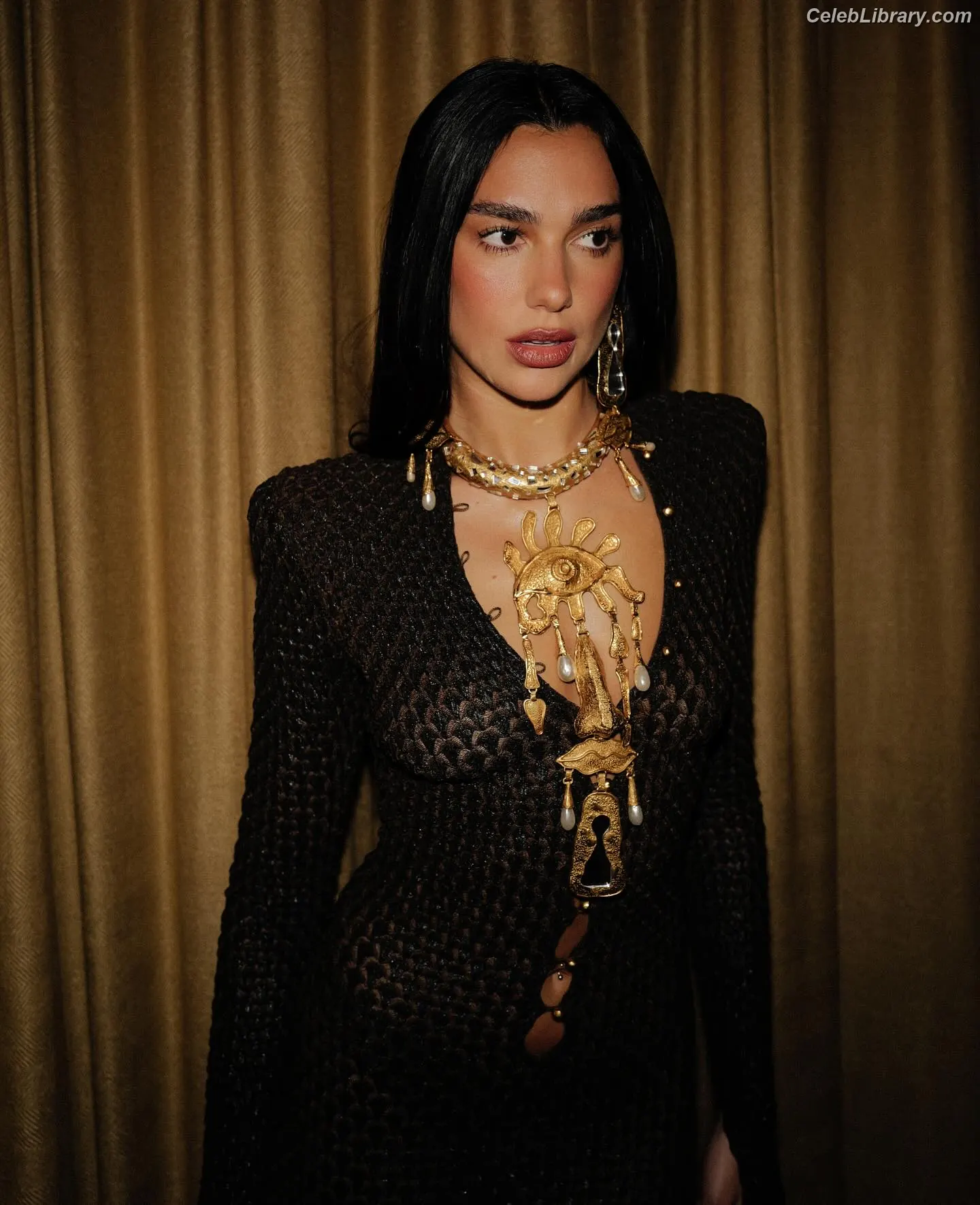 Dua Lipa photo 13 of 7813