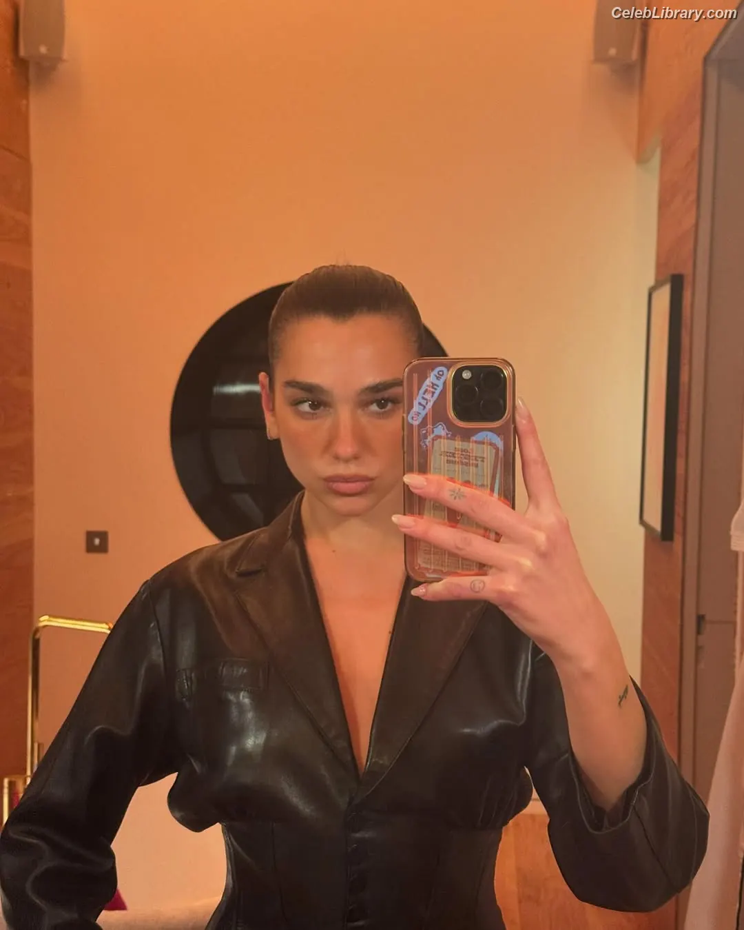 Dua Lipa photo 13 of 7813