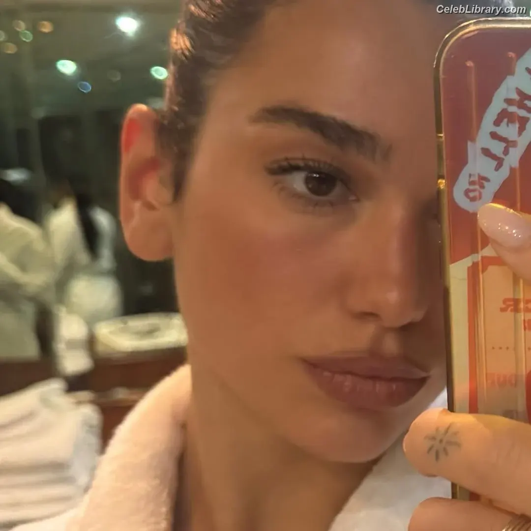 Dua Lipa photo 6 of 7813