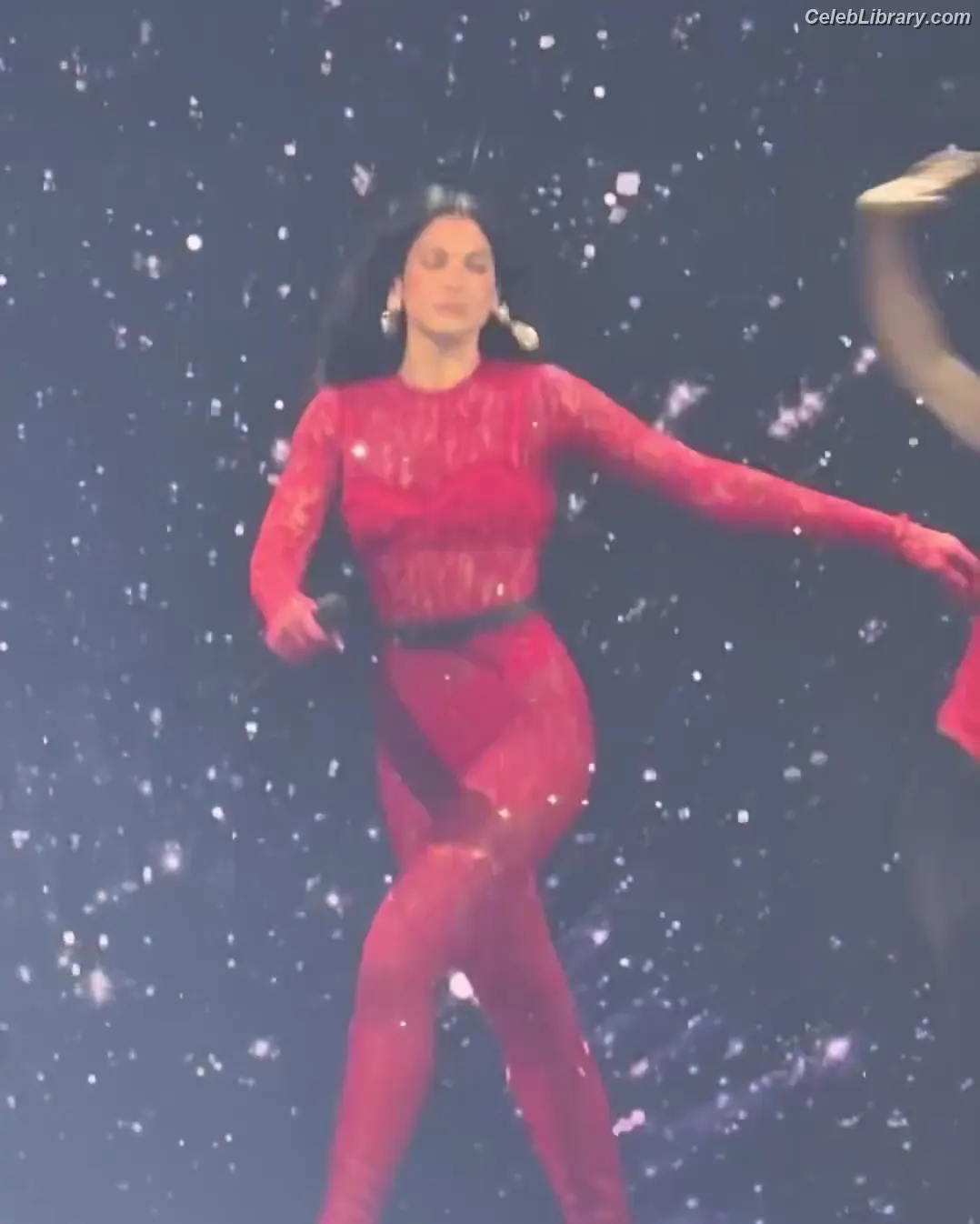 Dua Lipa photo 15 of 7813