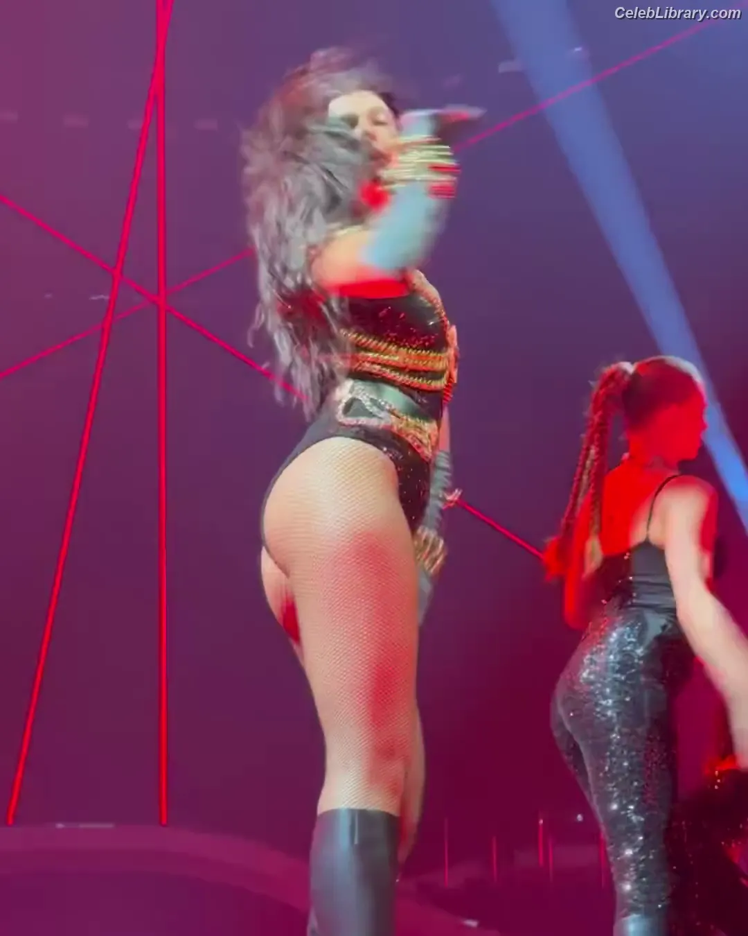 Dua Lipa photo 1 of 7813
