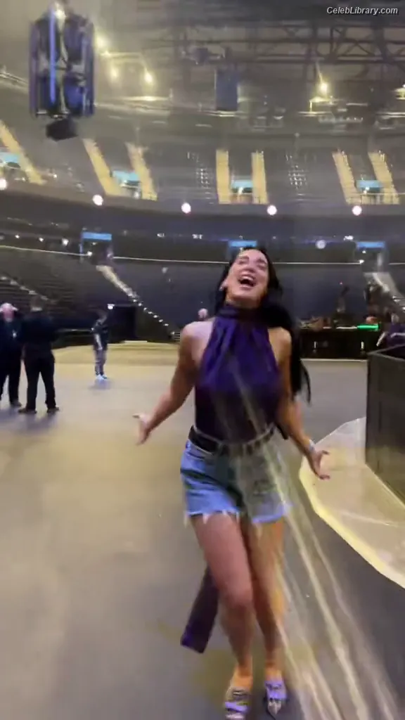 Dua Lipa photo 11 of 7813