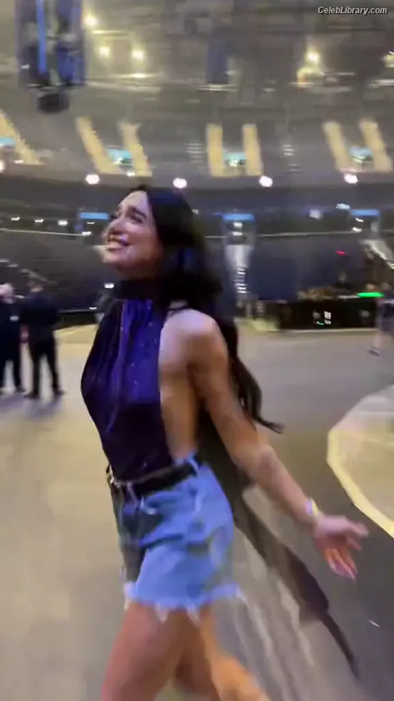 Dua Lipa photo 12 of 7813