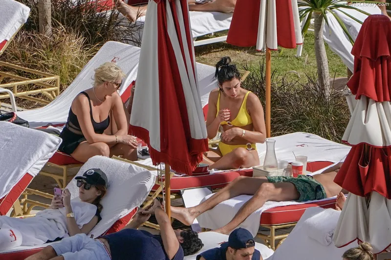 Dua Lipa photo 22 of 7804