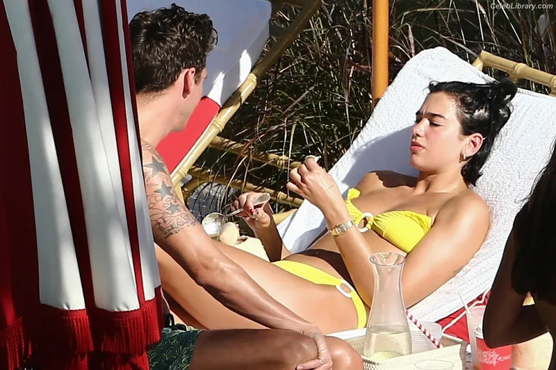 Dua Lipa photo 4 of 7804