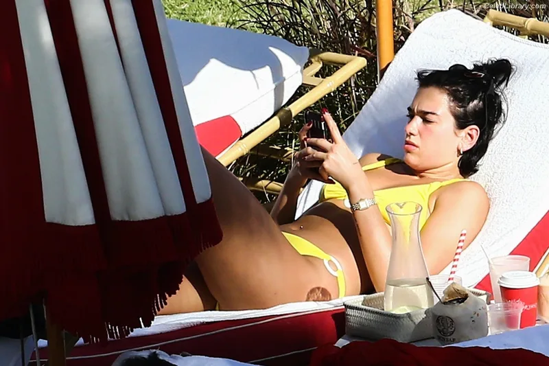 Dua Lipa photo 5 of 7804
