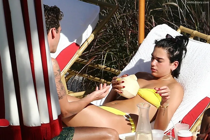Dua Lipa photo 10 of 7804