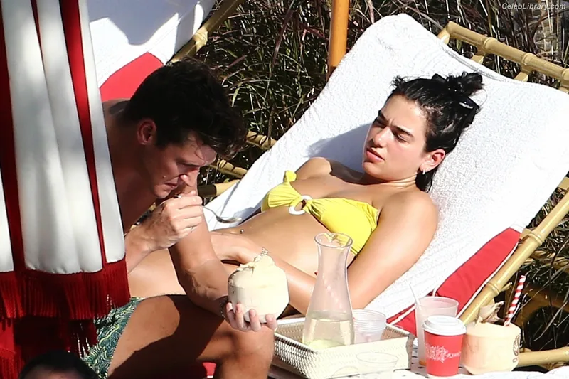 Dua Lipa photo 13 of 7804