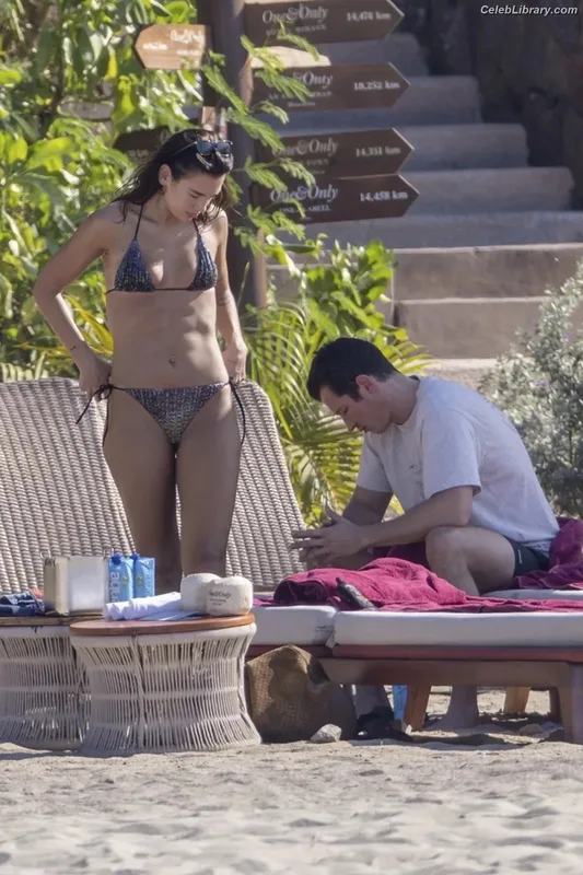 Dua Lipa photo 11 of 7804
