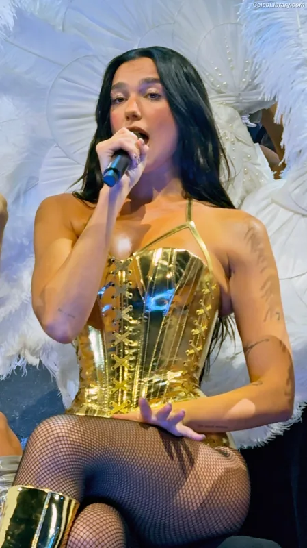 Dua Lipa photo 13 of 7804