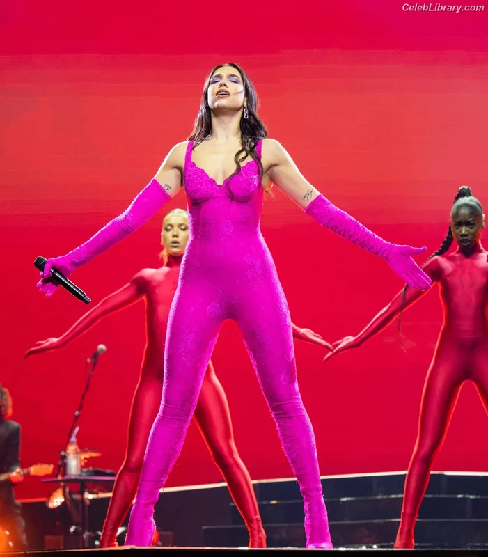 Dua Lipa photo 20 of 7804