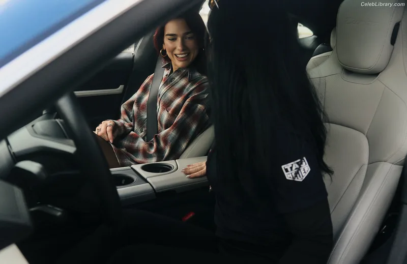 Dua Lipa photo 23 of 7804