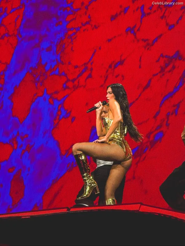 Dua Lipa photo 4 of 7804