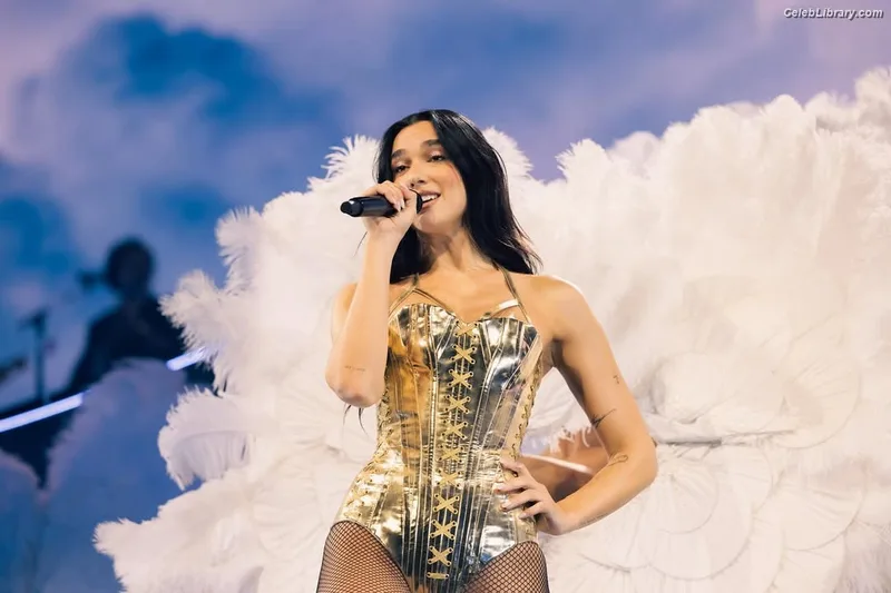 Dua Lipa photo 7 of 7804