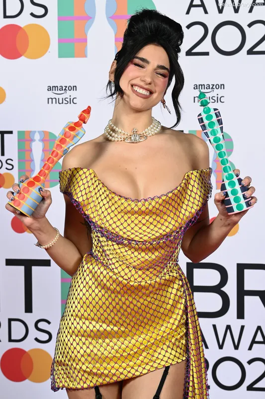 Dua Lipa photo 8 of 7804