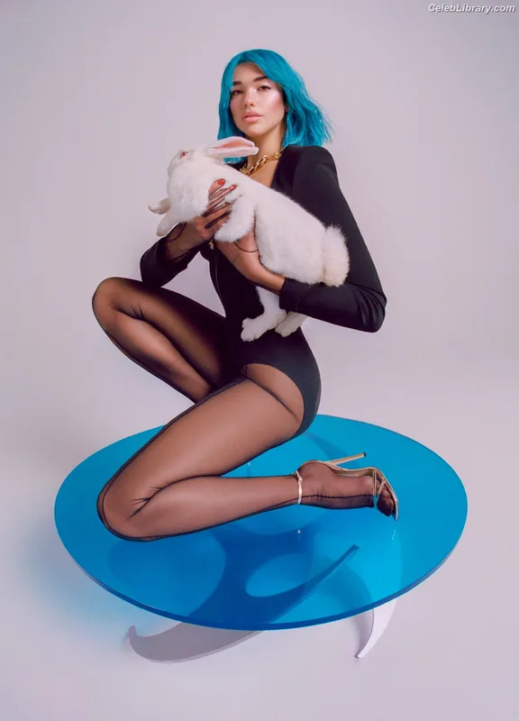 Dua Lipa photo 1 of 7804