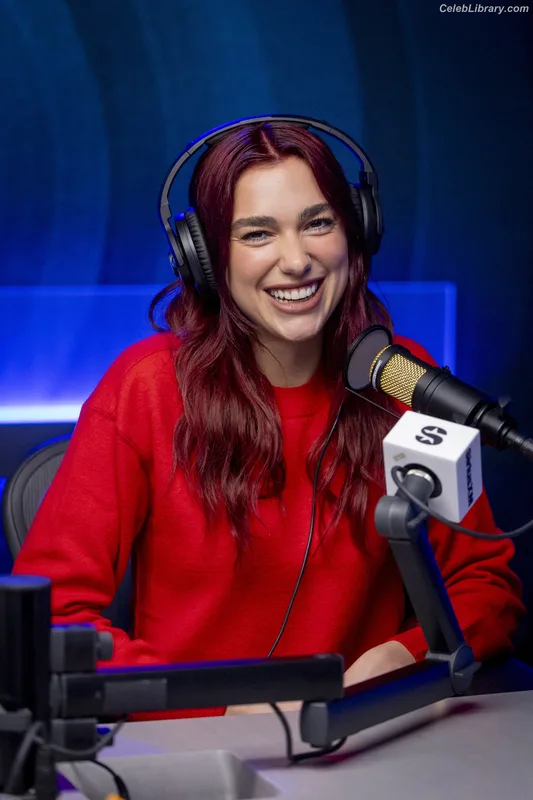 Dua Lipa photo 13 of 7804
