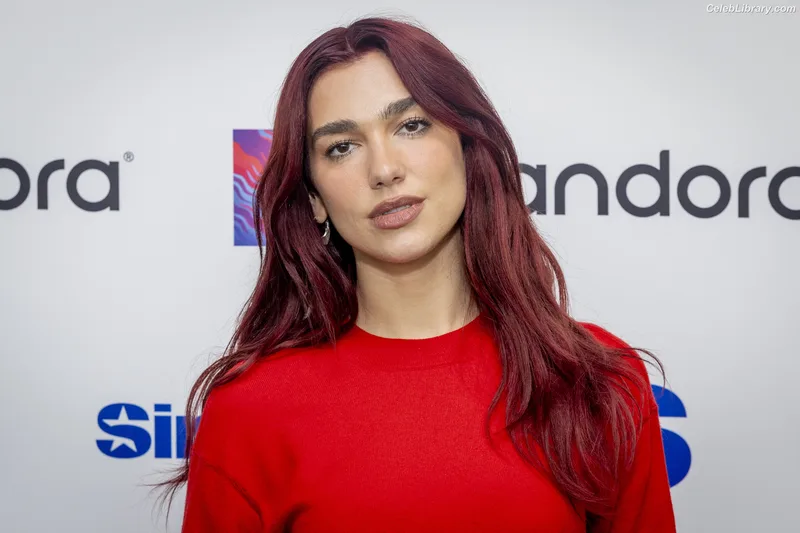 Dua Lipa photo 16 of 7804