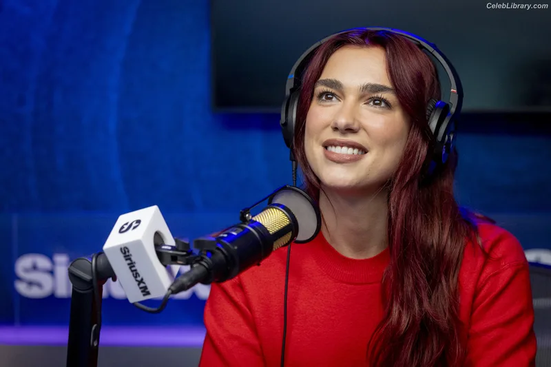 Dua Lipa photo 17 of 7804