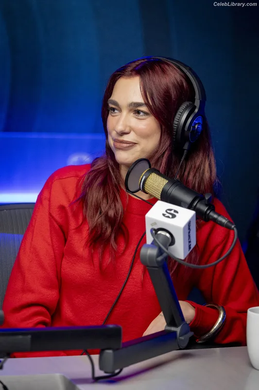 Dua Lipa photo 18 of 7804