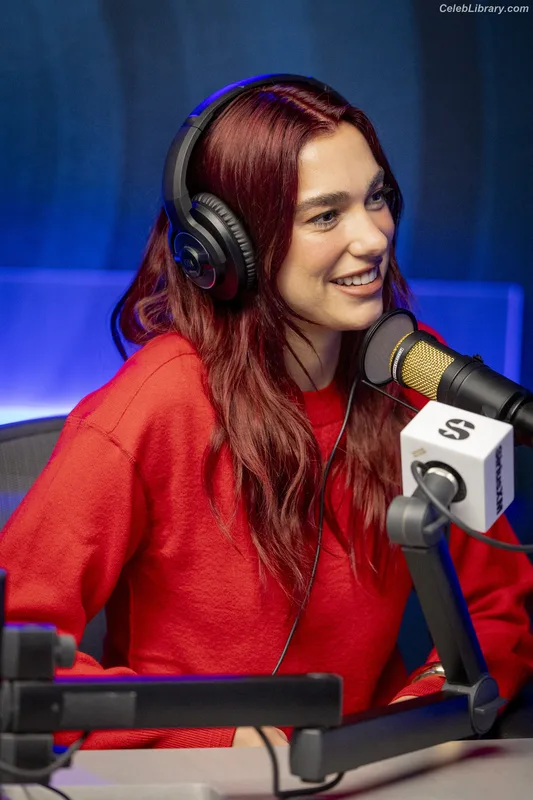 Dua Lipa photo 19 of 7804