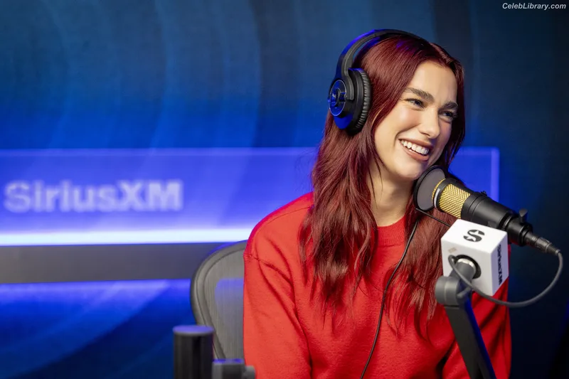 Dua Lipa photo 20 of 7804