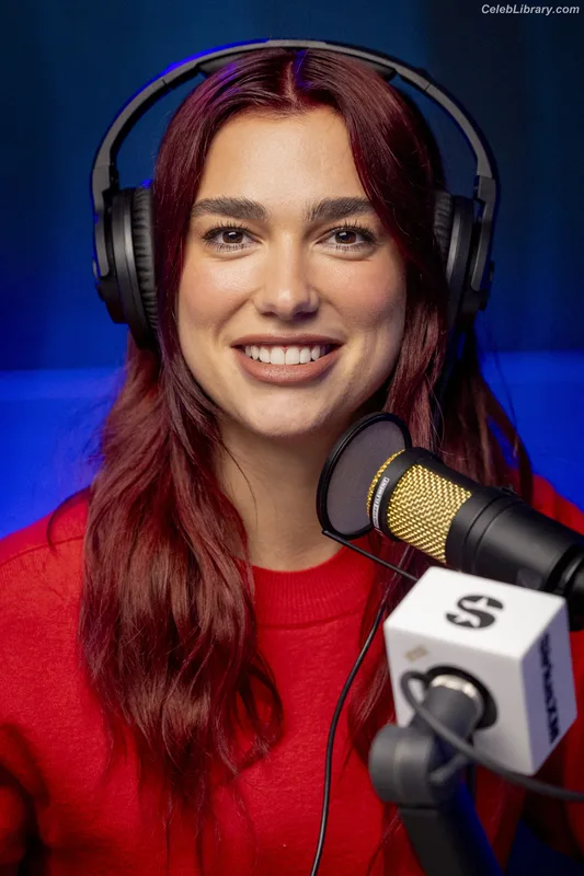 Dua Lipa photo 21 of 7804