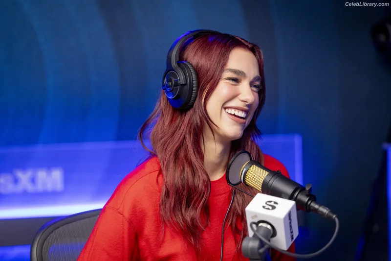 Dua Lipa photo 22 of 7804