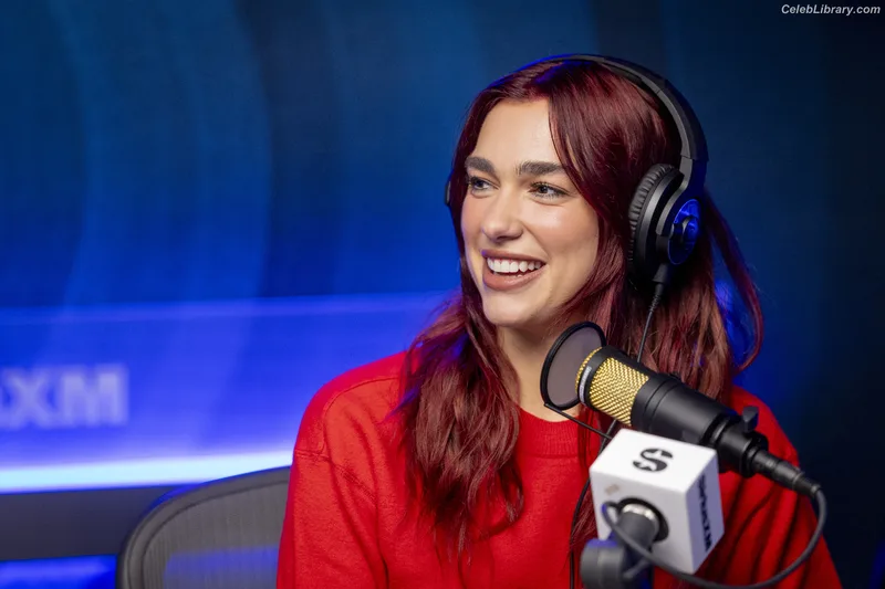 Dua Lipa photo 23 of 7804