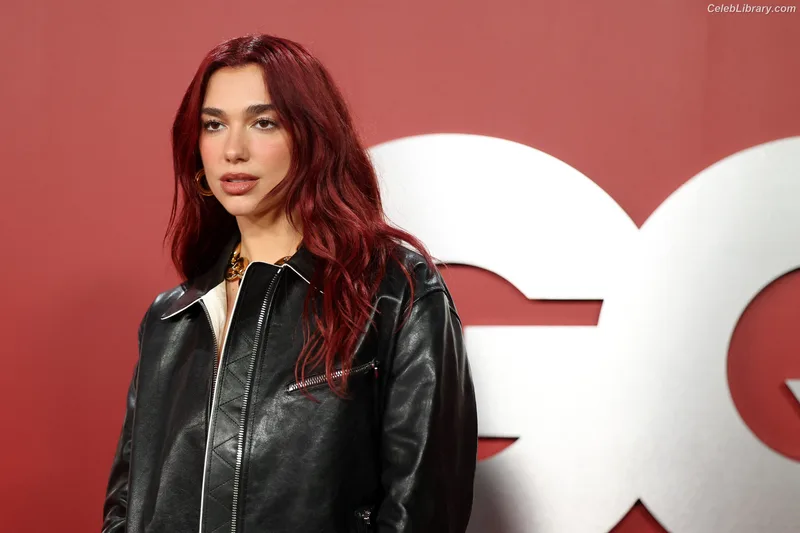 Dua Lipa photo 10 of 7804