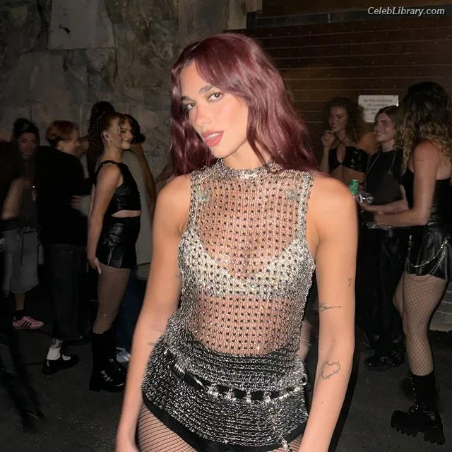 Dua Lipa photo 10 of 7804