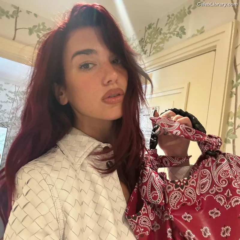 Dua Lipa photo 11 of 7804