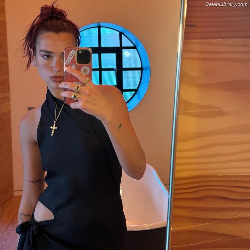 Dua Lipa photo 12 of 7804