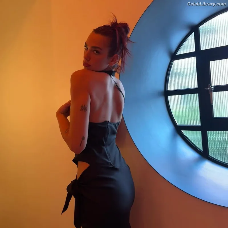 Dua Lipa photo 15 of 7804