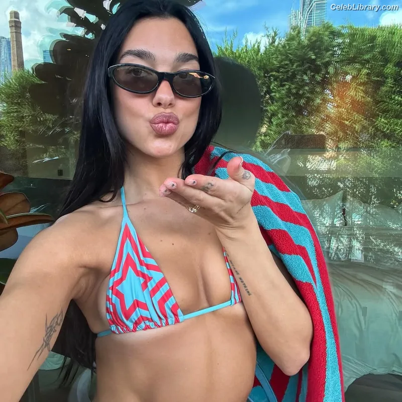 Dua Lipa photo 21 of 7804