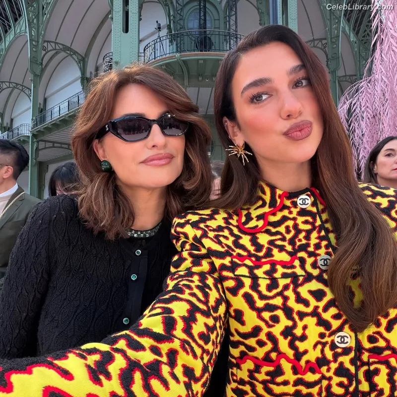 Dua Lipa photo 4 of 7804