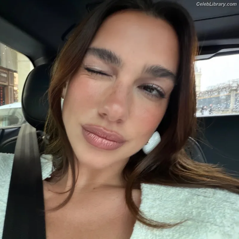 Dua Lipa photo 5 of 7804