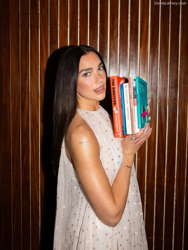 Dua Lipa photo 22 of 7804