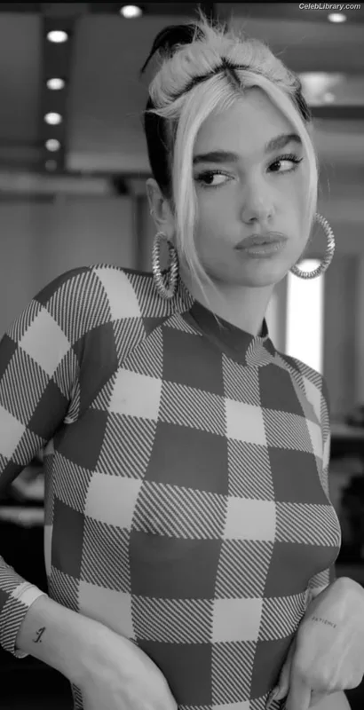 Dua Lipa photo 13 of 7804