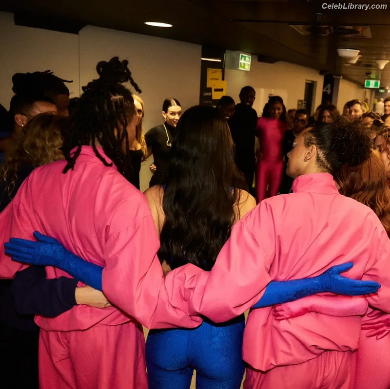Dua Lipa photo 15 of 7804