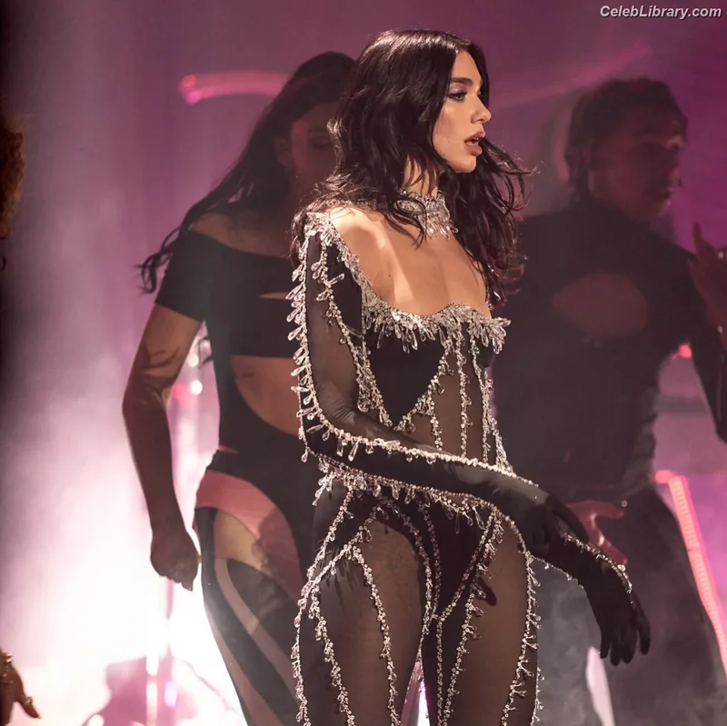 Dua Lipa photo 17 of 7804