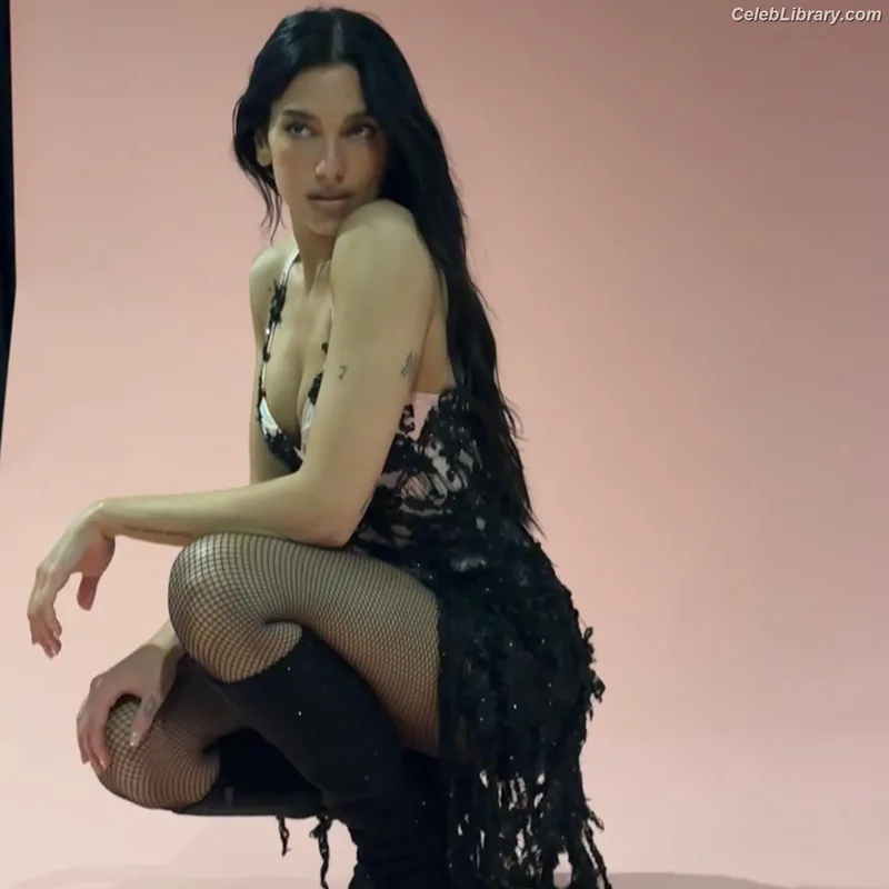 Dua Lipa photo 8 of 7804