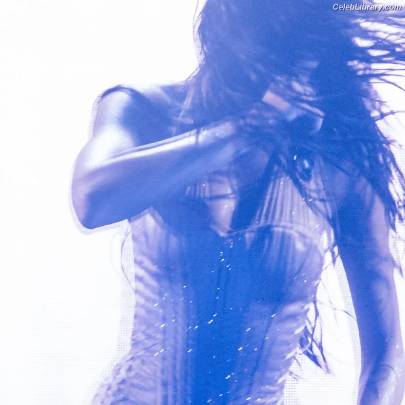 Dua Lipa photo 8 of 7804