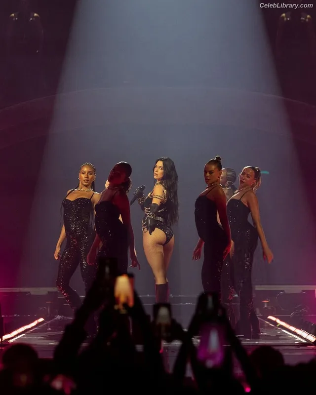 Dua Lipa photo 8 of 7804